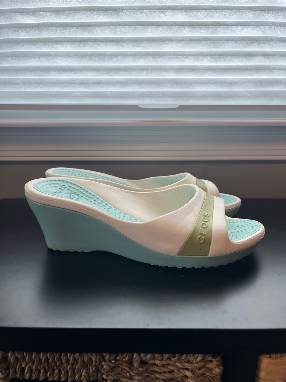 CROCS Sassari Women’s Mint & Cream Wedge Slide